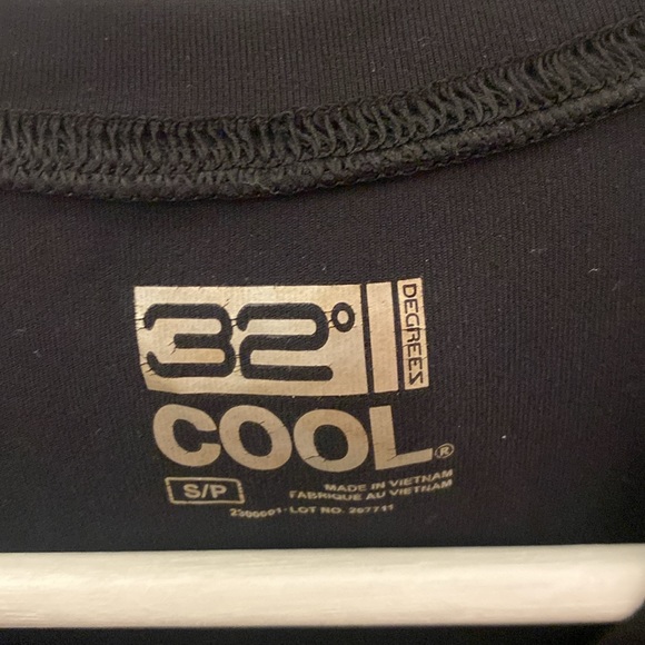 Mens black athletic T-shirt size small - Picture 3 of 3